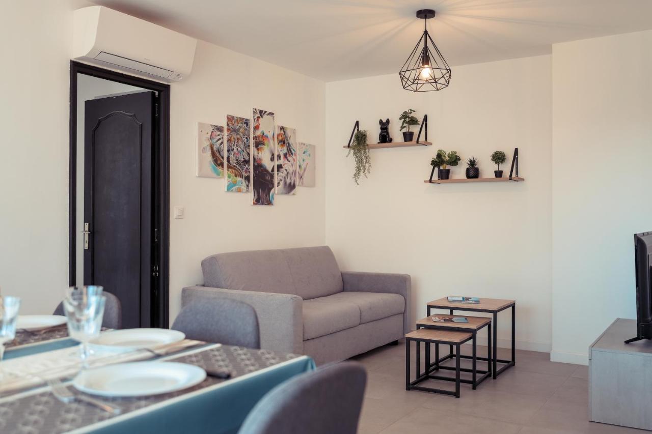 Chic Appart Du Port Fréjus المظهر الخارجي الصورة